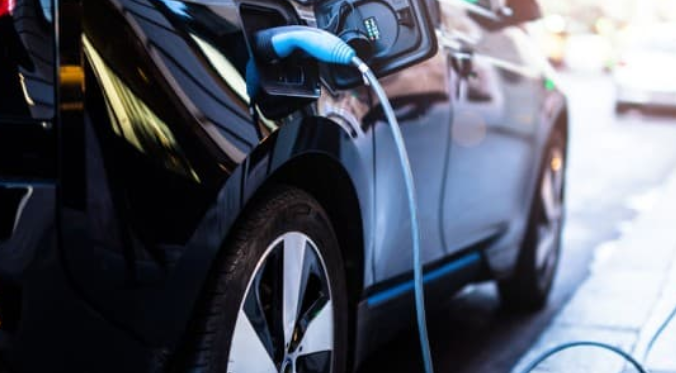 电动汽车革命正在威胁长期的石油需求增长??